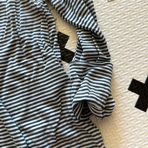 2 pack Carter’s sleep gowns - Picture 3 of 7